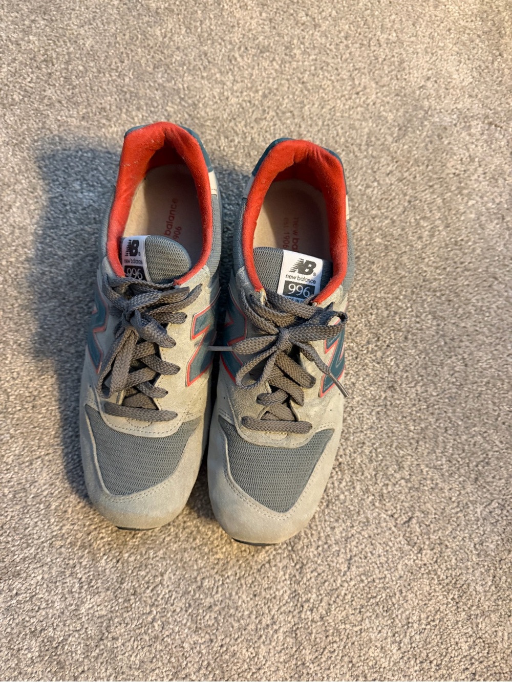 New Balance Men's Gray Sneakers with Red Lining